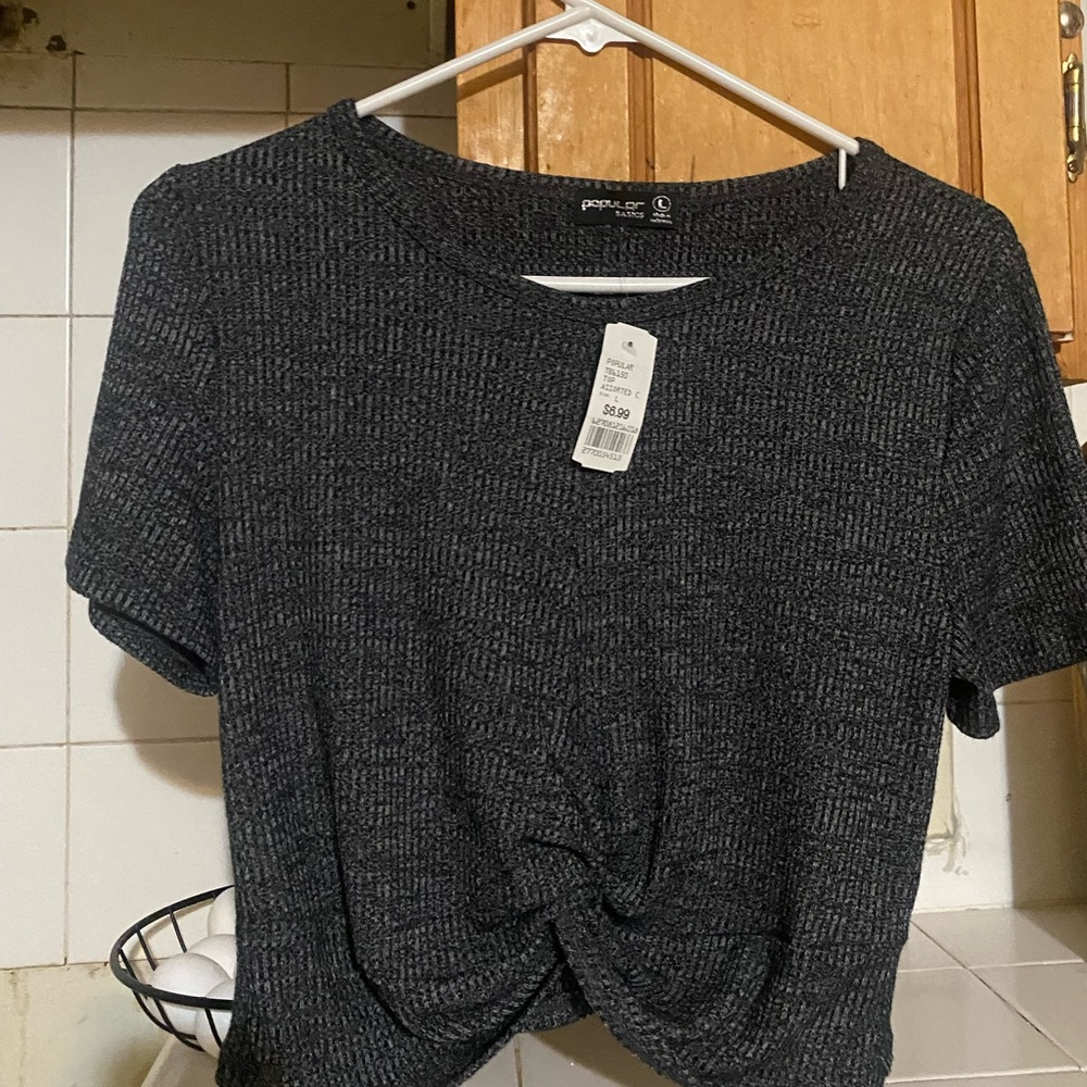 Cute grey/black crop top